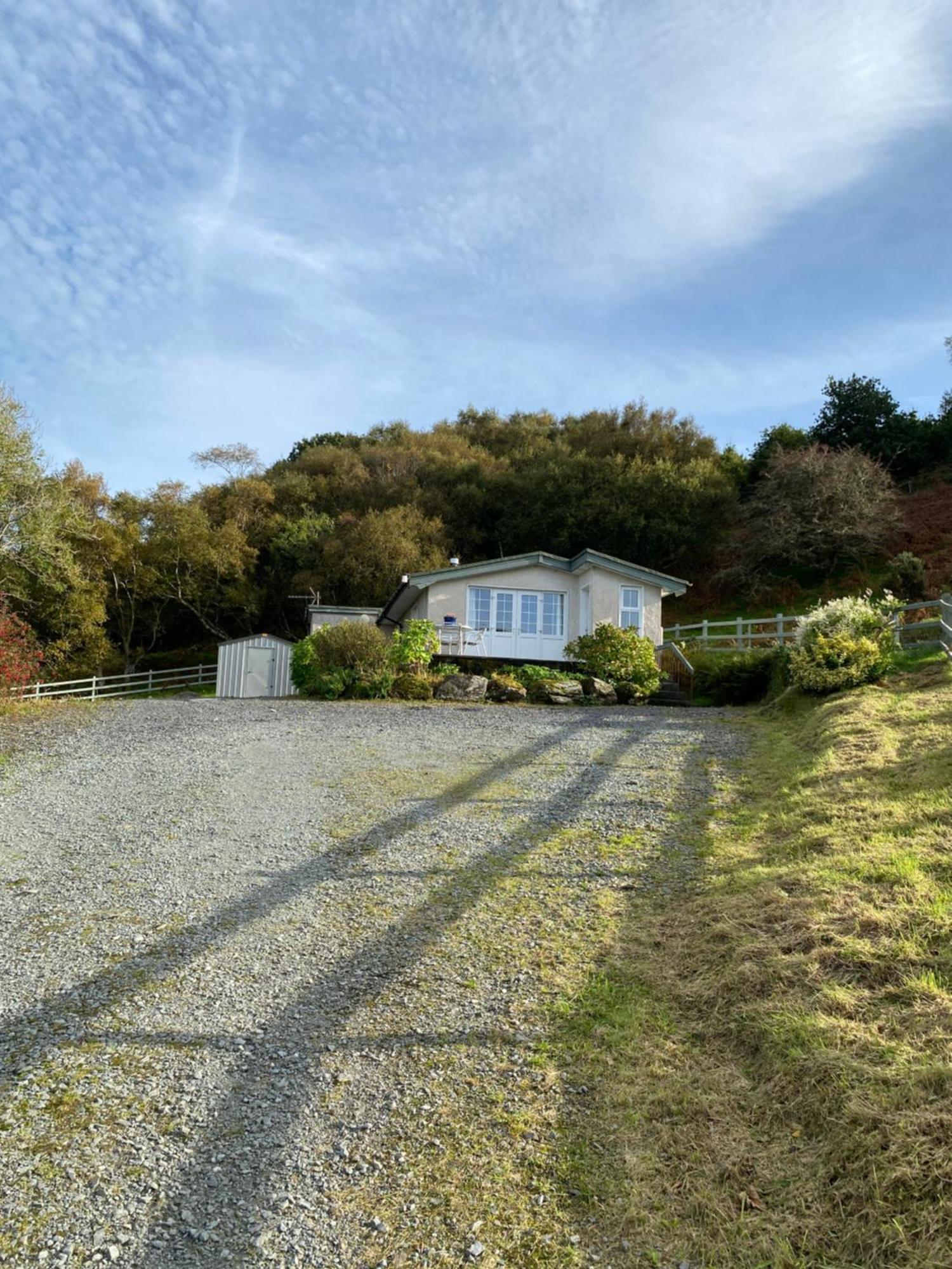 Roberts' Cottage Westport Exterior photo