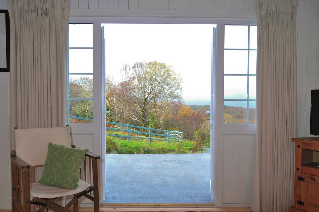 Roberts' Cottage Westport Exterior photo